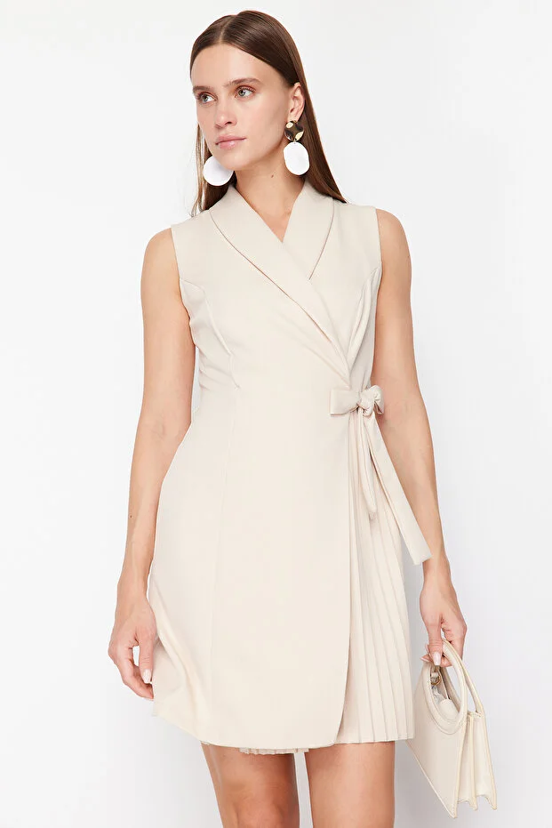 Pileli ve taş detaylı kruvaze mini elbise 2